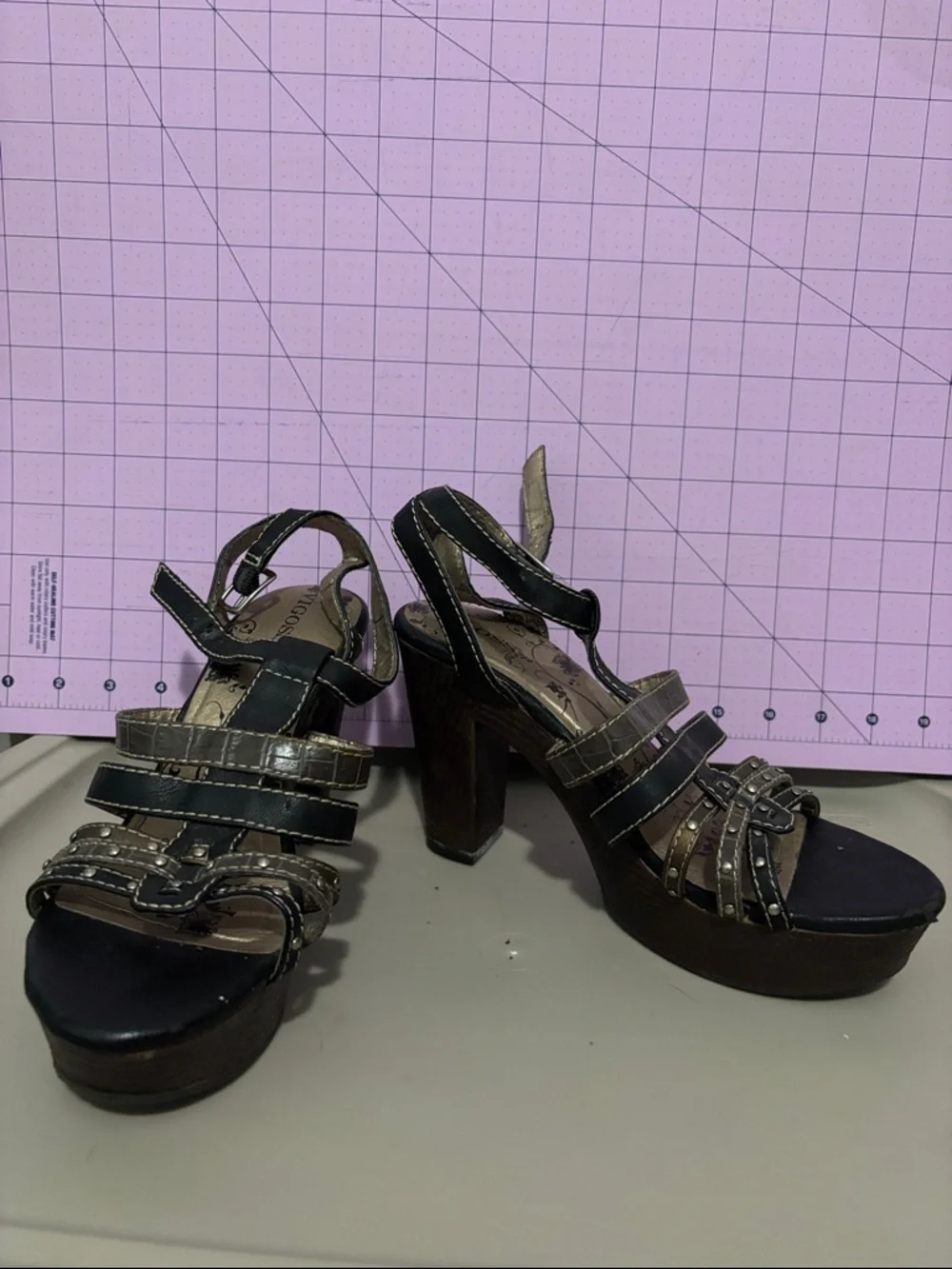 Vigoss Black and Brown Strappy Platform Heels